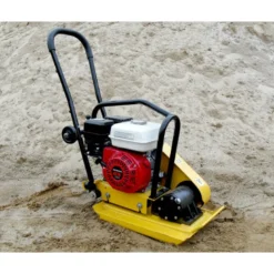 Pladevibrator 62 kg med Honda GX160 motor og kørehjul